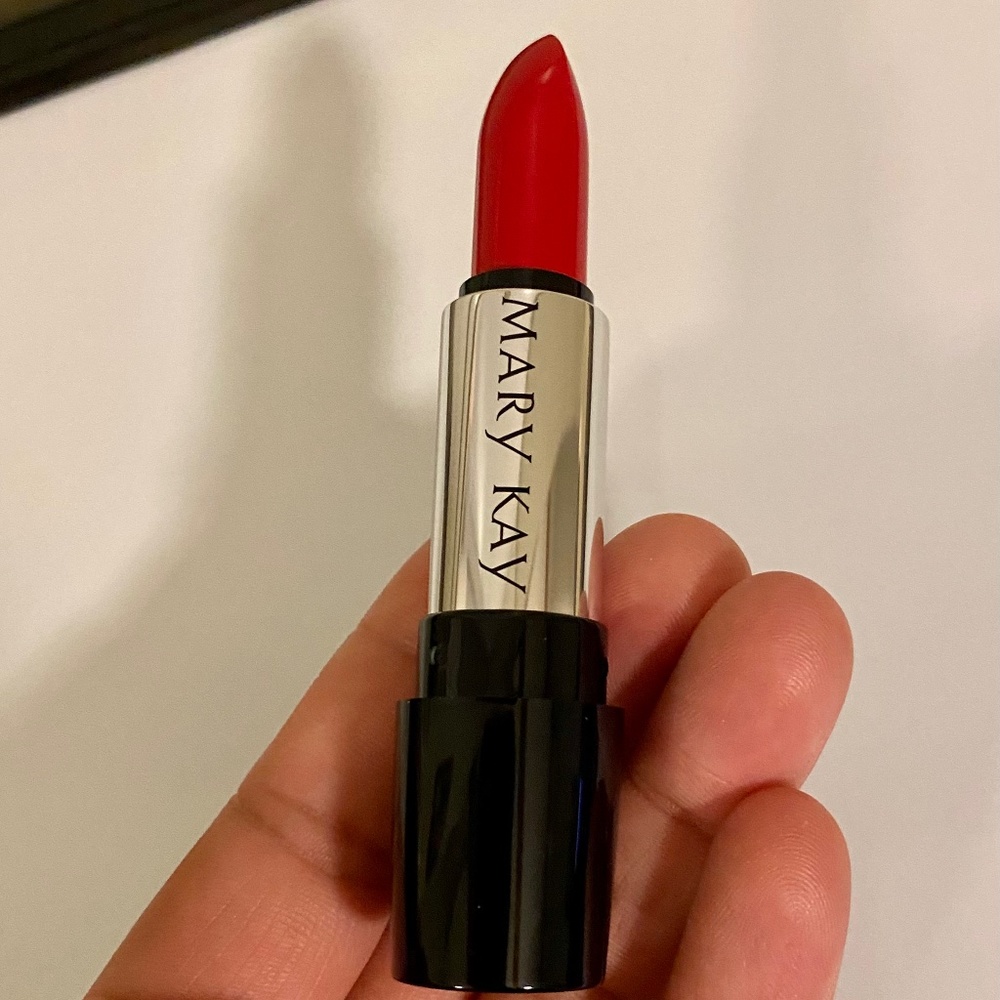 Mary Kay Gel Semi-Matte Lipstick